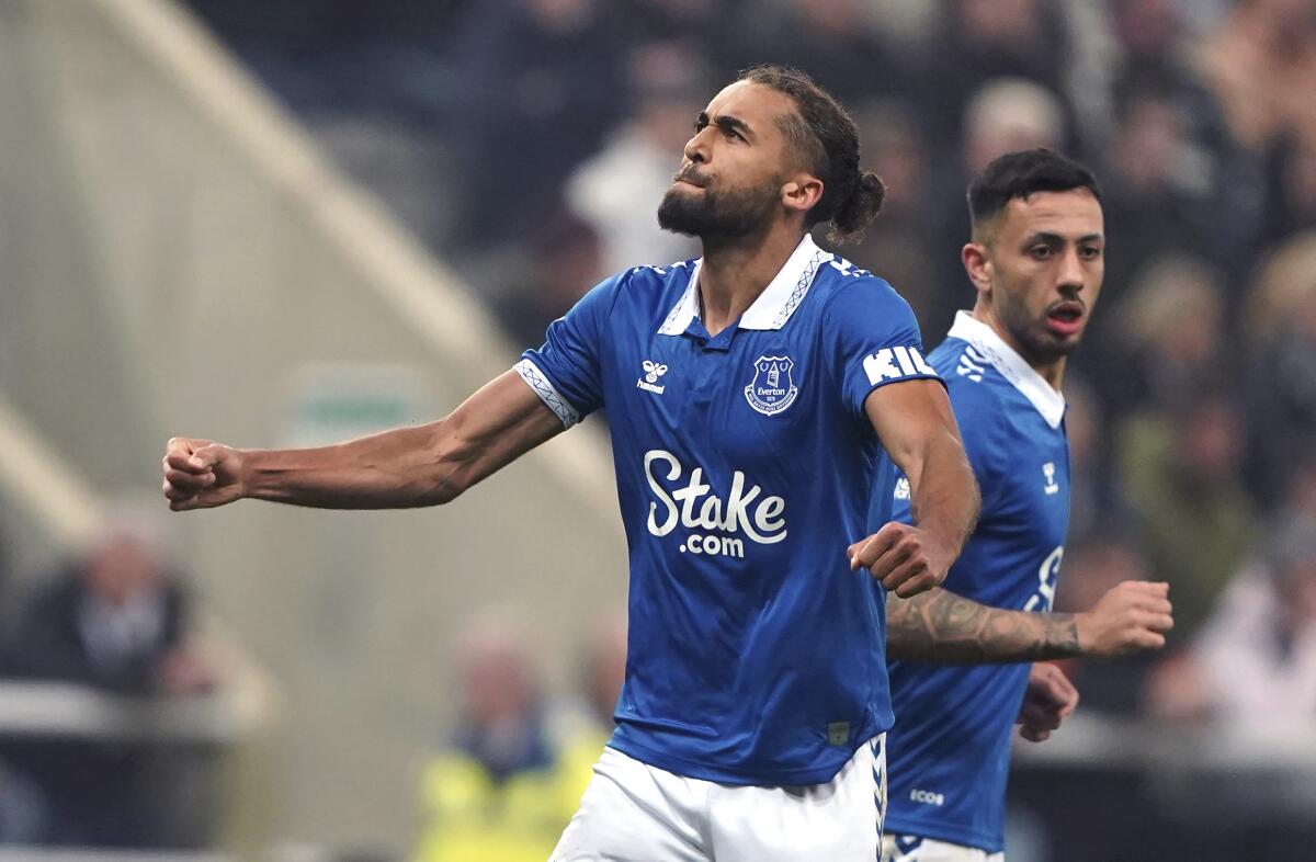 Calvert-Lewin penalty earns Everton 1-1 draw at Newcastle